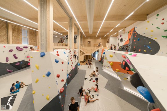 BoulderDornbirnSteinblockBoulderhalleVorarlbergKletternClimbing 7703