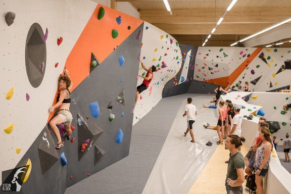 BoulderDornbirnSteinblockBoulderhalleVorarlbergKletternClimbing 7329