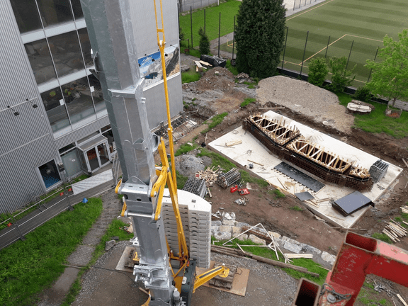 Wuppertal Montage Aussenkletterturm 03.06.222 Ohne Titel