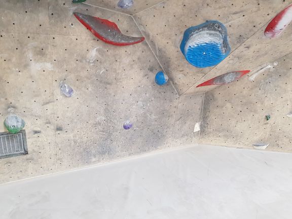 KI Innsbruck Neubeschichtung der Boulderwa ndeb03e78ec 7286 4d06 9ecb b82d993502b9